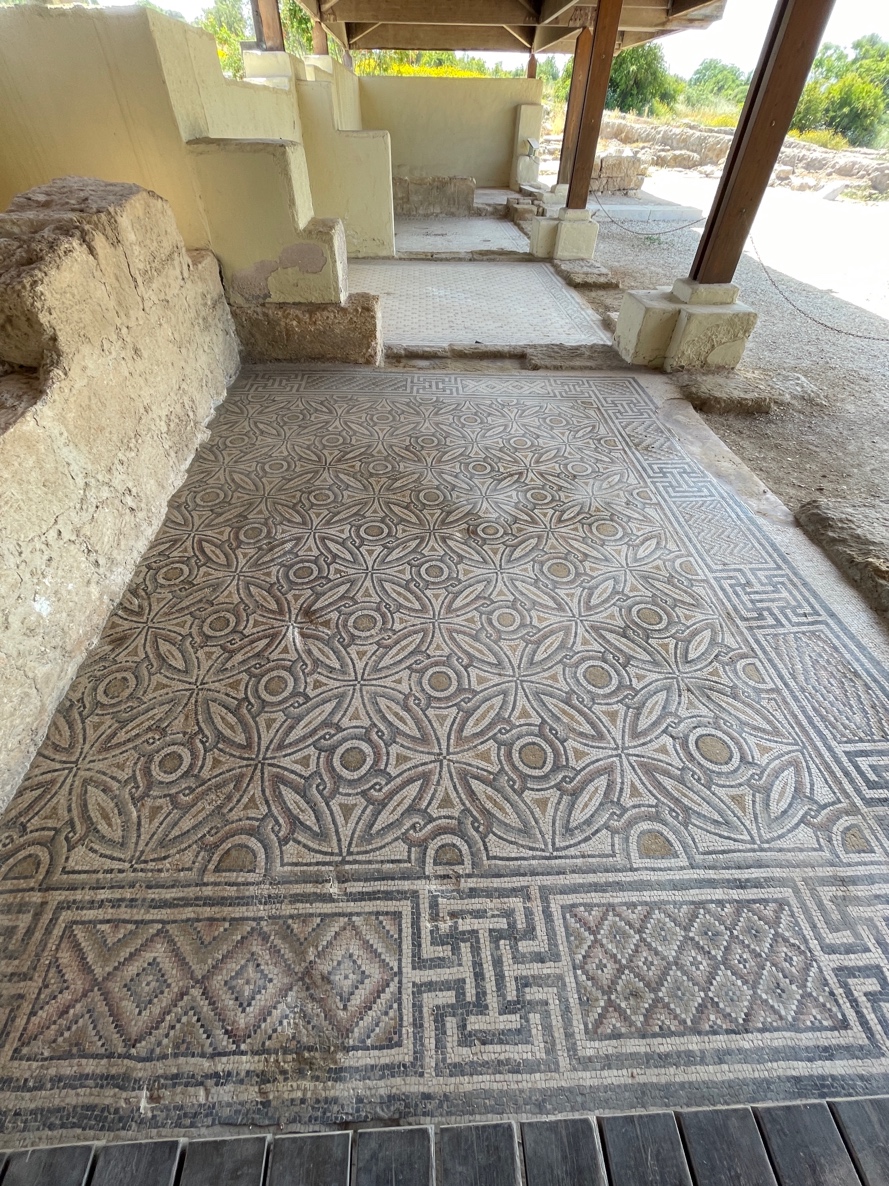 A picture containing floor, furniture

Description automatically generated